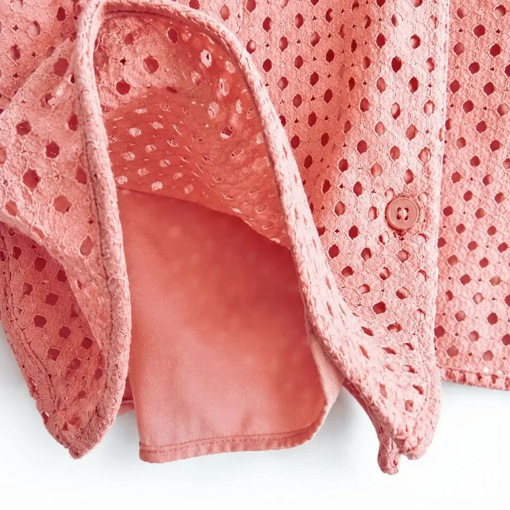 Banana Republic Eyelet Lace Blouse Medium Coral Pink Boho Ruffle Puff Sleeve